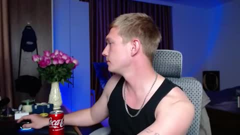 Snapshot of hercules__ chatting on September 30, 2025, 4:12 pm Gregblonde Alextattoo online show from September 30, 2025, 4:12 pm