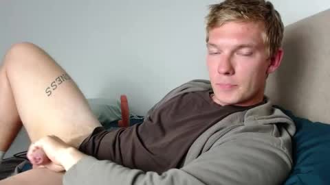 Snapshot of hercules__ chatting on October 28, 2025, 1:47 pm Gregblonde Alextattoo online show from October 28, 2025, 1:47 pm