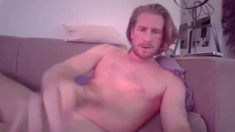 Snapshot of hereforit310 chatting on December 10, 2024, 9:43 pm hereforit310 online show from December 10, 2024, 9:43 pm