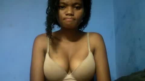 herisse01 online show from March 31, 2026, 10:10 pm