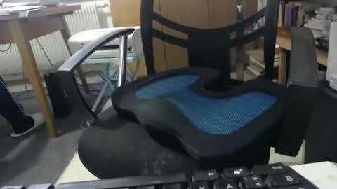 hero0111 online show from February 6, 2025, 1:21 pm