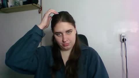 hess_luna_ online show from October 27, 2025, 10:08 am