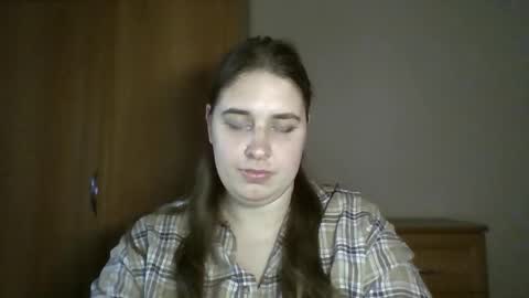 hess_luna_ online show from October 29, 2025, 10:06 am