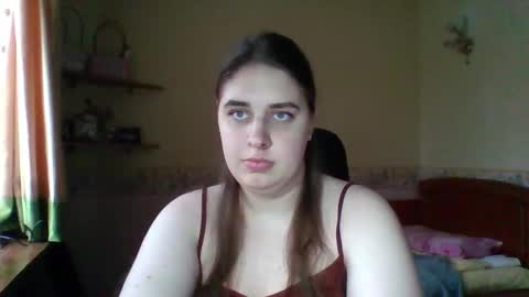 hess_luna_ online show from December 20, 2025, 10:11 am