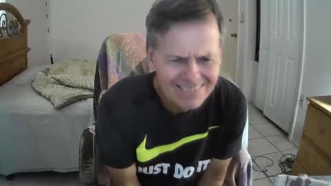 Snapshot of hewes1 chatting on December 6, 2024, 1:00 pm hewes1 online show from December 6, 2024, 1:00 pm