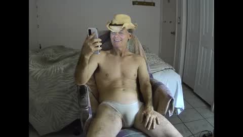 Snapshot of hewes1 chatting on February 6, 2025, 9:22 am hewes1 online show from February 6, 2025, 9:22 am