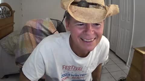 Snapshot of hewes1 chatting on February 7, 2025, 8:42 pm hewes1 online show from February 7, 2025, 8:42 pm