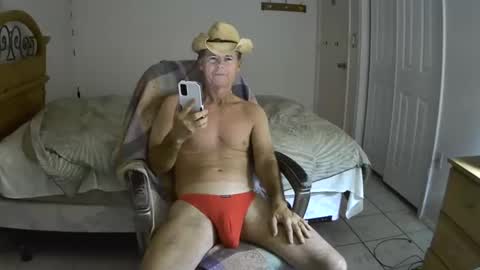 Snapshot of hewes1 chatting on February 18, 2025, 10:16 am hewes1 online show from February 18, 2025, 10:16 am