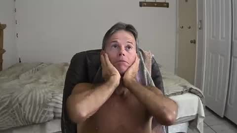 Snapshot of hewes1 chatting on September 10, 2025, 6:52 pm hewes1 online show from September 10, 2025, 6:52 pm