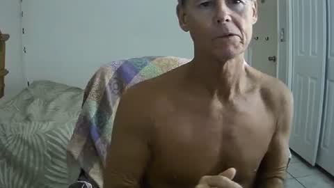 Snapshot of hewes1 chatting on September 14, 2025, 11:37 pm hewes1 online show from September 14, 2025, 11:37 pm