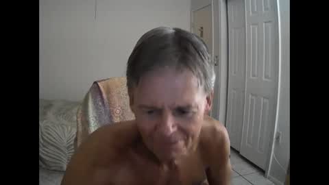 Snapshot of hewes1 chatting on October 1, 2025, 2:39 am hewes1 online show from October 1, 2025, 2:39 am