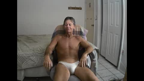 Snapshot of hewes1 chatting on October 22, 2025, 5:19 am hewes1 online show from October 22, 2025, 5:19 am