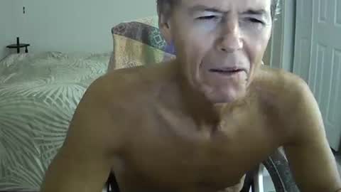 Snapshot of hewes1 chatting on November 5, 2025, 10:26 am hewes1 online show from November 5, 2025, 10:26 am