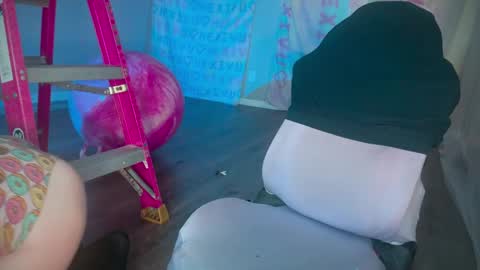 Snapshot of hexivu chatting on December 6, 2024, 9:32 am salem online show from December 6, 2024, 9:32 am