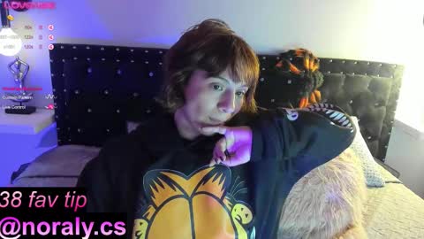 Noraly  online show from October 17, 2025, 4:15 am