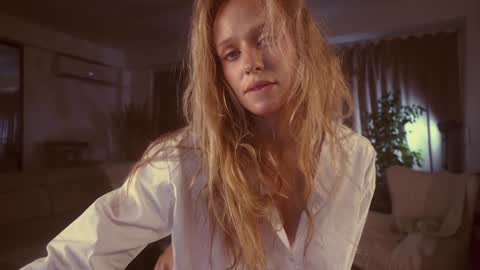 Alina online show from December 5, 2024, 6:00 pm