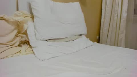 Snapshot of heyheygrey chatting on February 19, 2025, 4:55 am Heyheygrey online show from February 19, 2025, 4:55 am