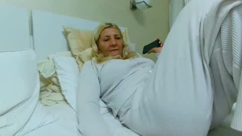 Snapshot of heyheygrey chatting on November 13, 2025, 8:19 pm Heyheygrey online show from November 13, 2025, 8:19 pm