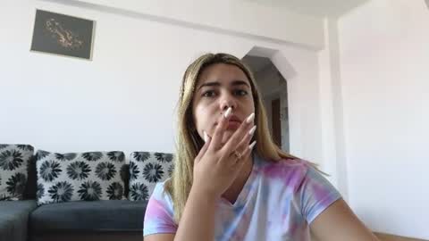 Siana online show from June 17, 2026, 9:01 am
