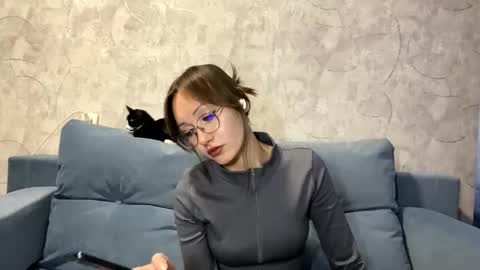 Snapshot of heytomato chatting on November 5, 2025, 10:48 am Im Alice since birth online show from November 5, 2025, 10:48 am