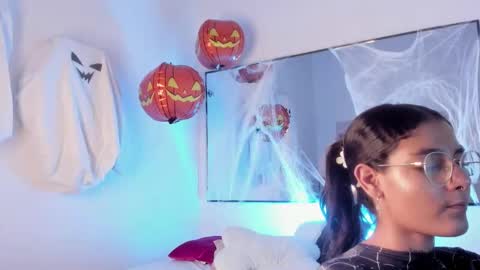 heyyo1808 online show from October 22, 2025, 10:42 pm