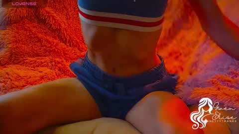 Snapshot of heyyythanks chatting on October 30, 2025, 3:35 pm Gwen Elise online show from October 30, 2025, 3:35 pm