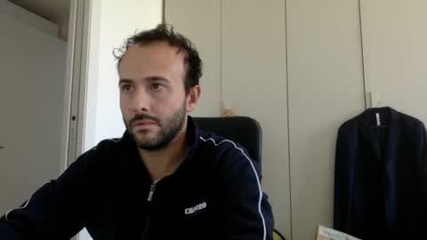 Snapshot of hhombre chatting on October 9, 2025, 2:15 pm hhombre online show from October 9, 2025, 2:15 pm