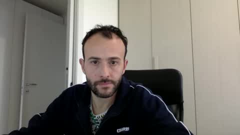 hhombre online show from April 13, 2026, 11:48 am