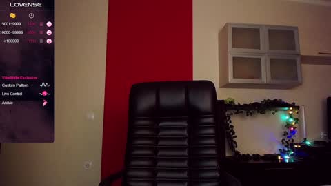 Snapshot of hi_bye_ chatting on January 4, 2025, 9:10 am Lina online show from January 4, 2025, 9:10 am