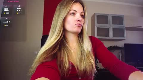 Snapshot of hi_bye_ chatting on September 19, 2025, 11:55 am Lina online show from September 19, 2025, 11:55 am