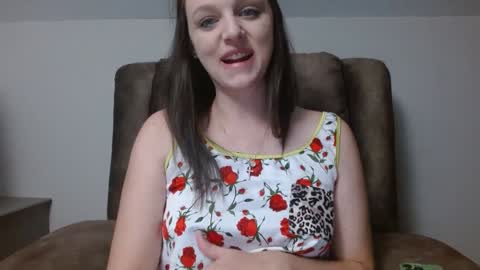 Snapshot of hi_cut_cutie chatting on October 14, 2025, 1:17 am Paige online show from October 14, 2025, 1:17 am