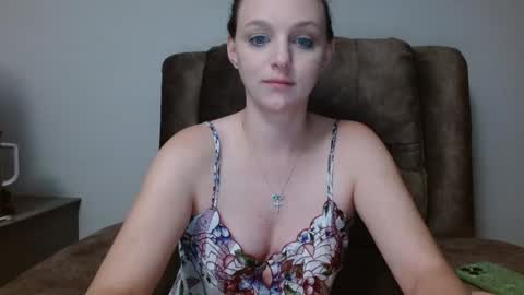 Snapshot of hi_cut_cutie chatting on October 16, 2025, 1:39 am Paige online show from October 16, 2025, 1:39 am