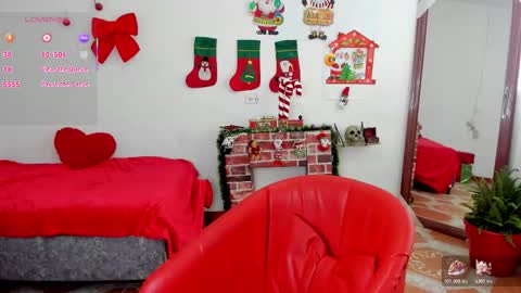 hi_moon online show from January 6, 2026, 1:37 pm