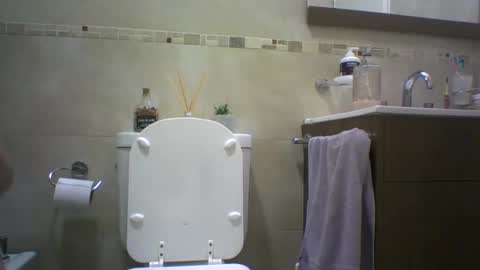 hibridmen online show from September 8, 2025, 6:18 pm