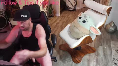 Snapshot of highclass92i chatting on December 16, 2024, 1:21 am High4This online show from December 16, 2024, 1:21 am