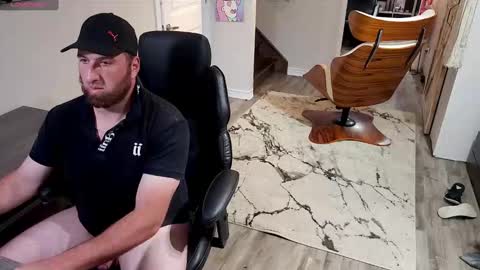 Snapshot of highclass92i chatting on November 9, 2025, 8:12 am High4This online show from November 9, 2025, 8:12 am