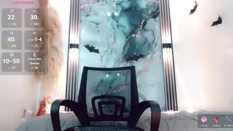 Hilary Avilan online show from October 28, 2025, 7:16 pm