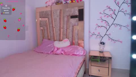 LUNA new account  FOLLOW ME online show from December 13, 2025, 11:21 pm