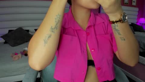 hilary_tailor online show from November 6, 2025, 11:22 am