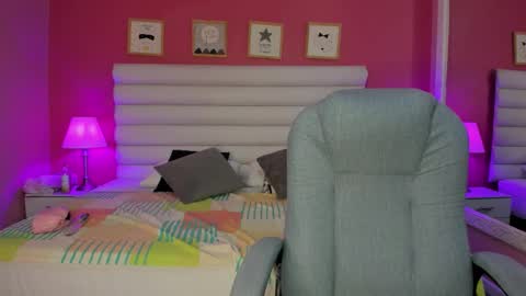 hilary_tailor online show from December 21, 2025, 11:50 am