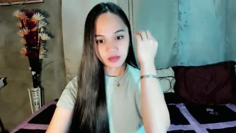 Snapshot of hilarymolly chatting on February 1, 2026, 8:29 pm hilarymolly online show from February 1, 2026, 8:29 pm