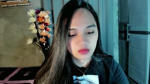 Snapshot of hilarymolly chatting on February 5, 2026, 11:04 am hilarymolly online show from February 5, 2026, 11:04 am