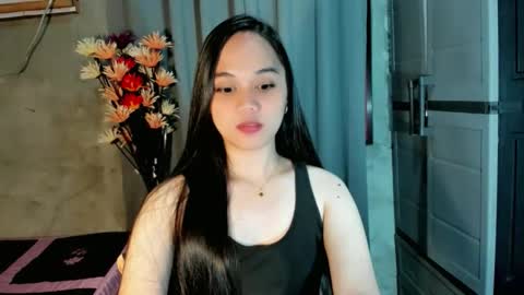 Snapshot of hilarymolly chatting on February 11, 2026, 11:43 pm hilarymolly online show from February 11, 2026, 11:43 pm