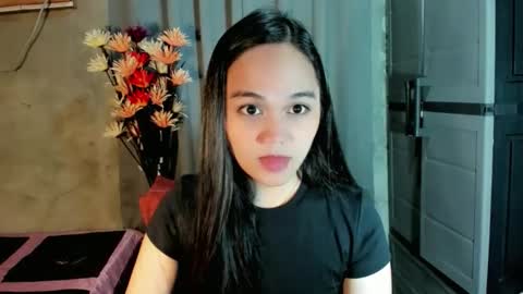 Snapshot of hilarymolly chatting on February 17, 2026, 11:07 am hilarymolly online show from February 17, 2026, 11:07 am