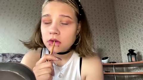Julia online show from June 22, 2026, 6:21 am