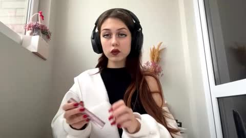 Hi Im Elizabeth online show from October 10, 2025, 1:43 pm