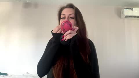 Hi Im Elizabeth online show from October 21, 2025, 10:27 am