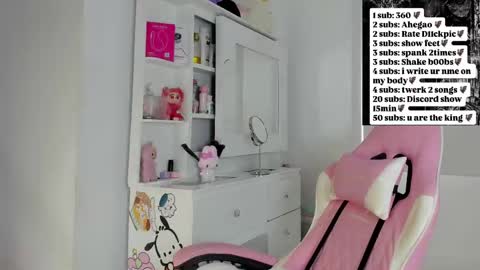 hillsdandarkie_44 online show from October 26, 2025, 9:42 pm