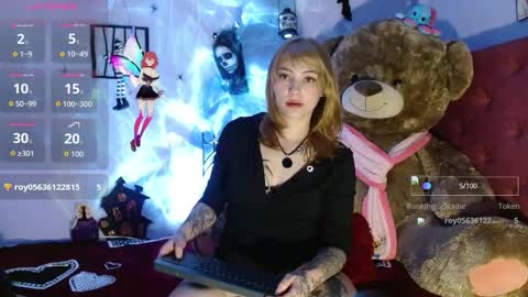 Snapshot of himiiko_toga chatting on October 21, 2025, 1:50 am Himiiko online show from October 21, 2025, 1:50 am