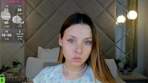 hina smilth online show from October 17, 2025, 11:13 am